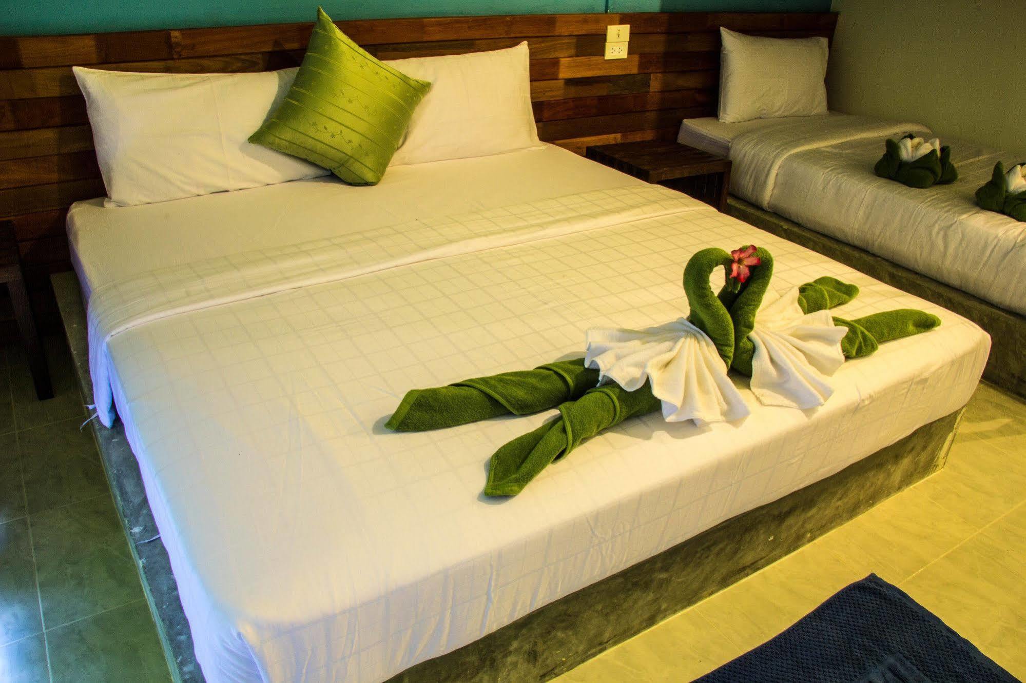 Cha-Cha Hotel Ko Lanta Exteriör bild